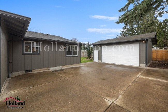 Building Photo - Fully Renovated 4-Bedroom Home with Shop, RV Parking & Expansive Yard – Oregon City