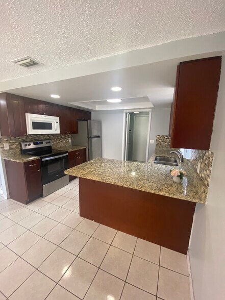Building Photo - 12703 Alida Pl
