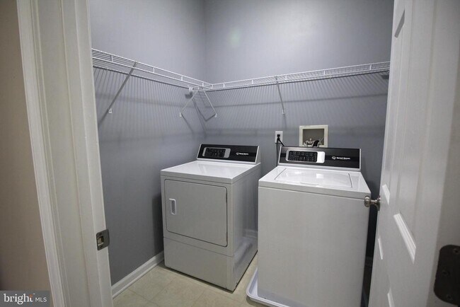 Building Photo - 151 Jackson St