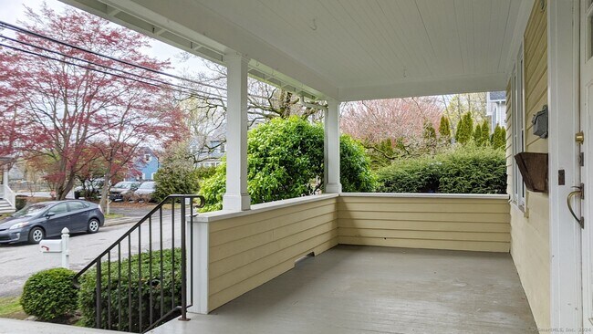 Building Photo - 8 Rockland Pl