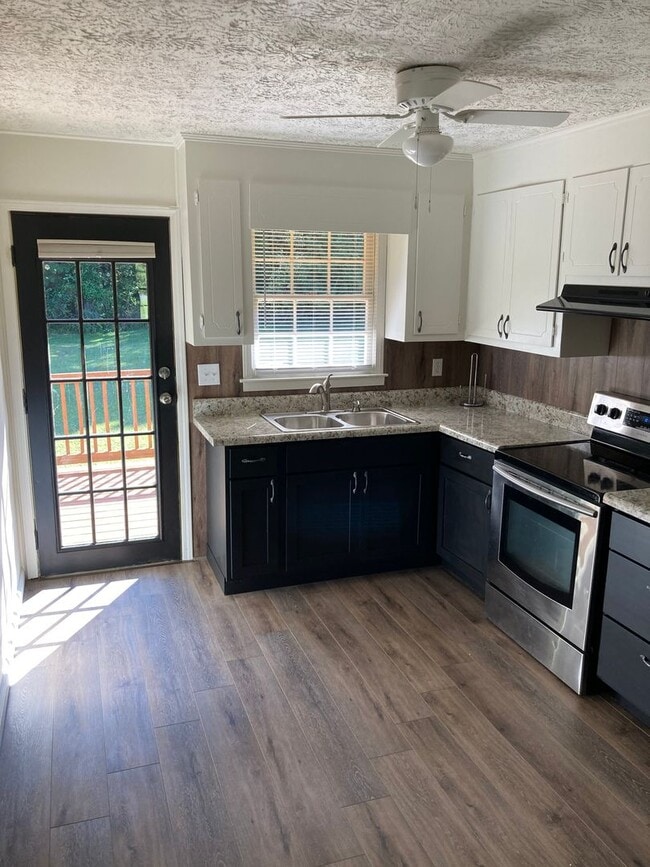 Building Photo - 3475 Wax Rd SE