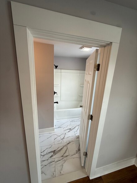 Building Photo - 184 Church St