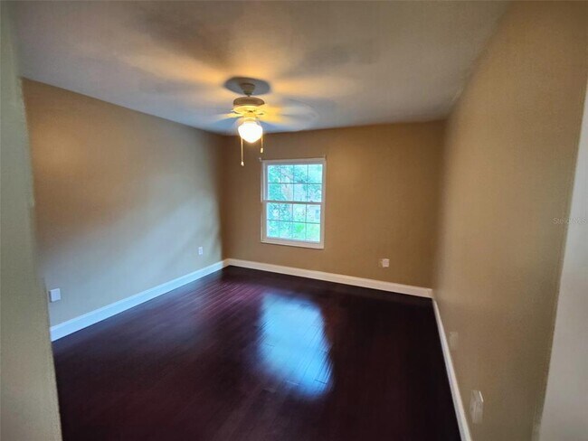 Building Photo - 6214 Dewdrop Way