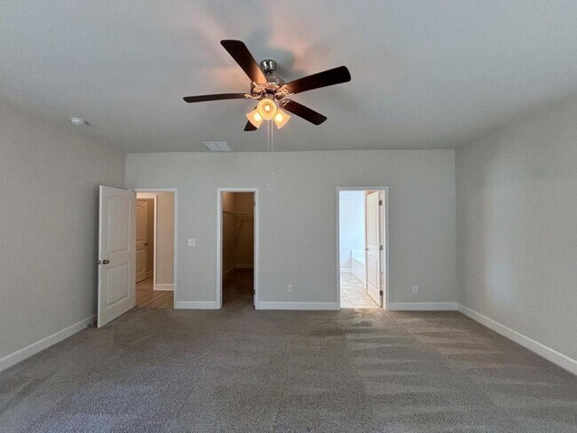 Building Photo - 80 Hawthorn Ln