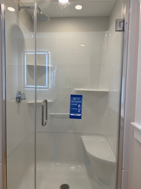 Building Photo - 15 River St