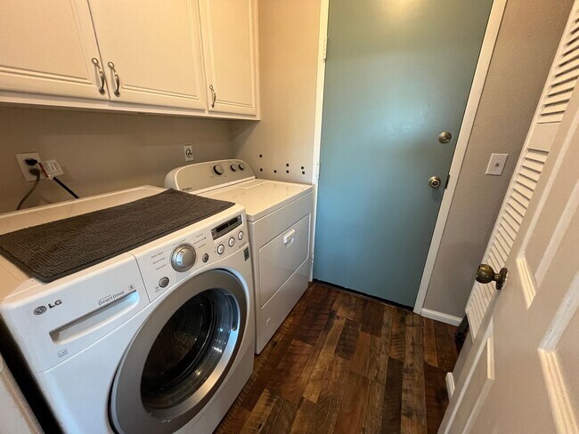 Building Photo - 3070 Corte Trabuco