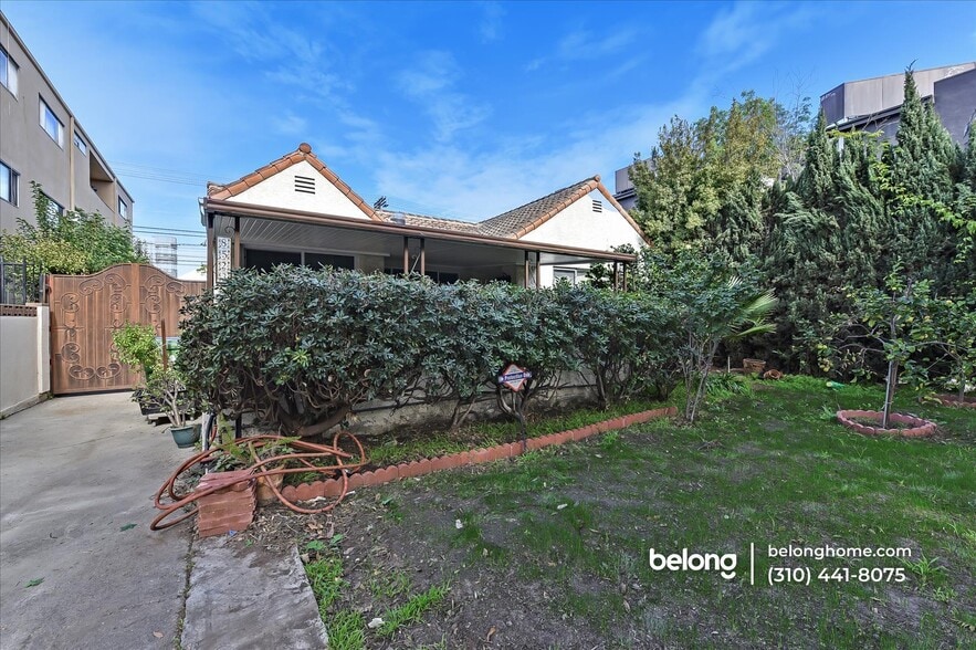 Building Photo - 8523 Alcott St