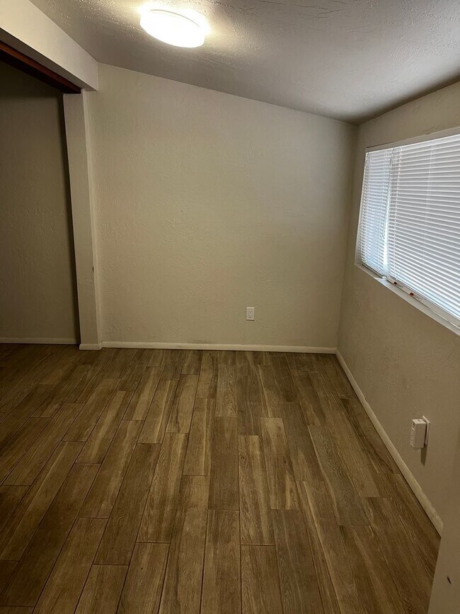 Building Photo - Unfurnished, 1-year long-term rental