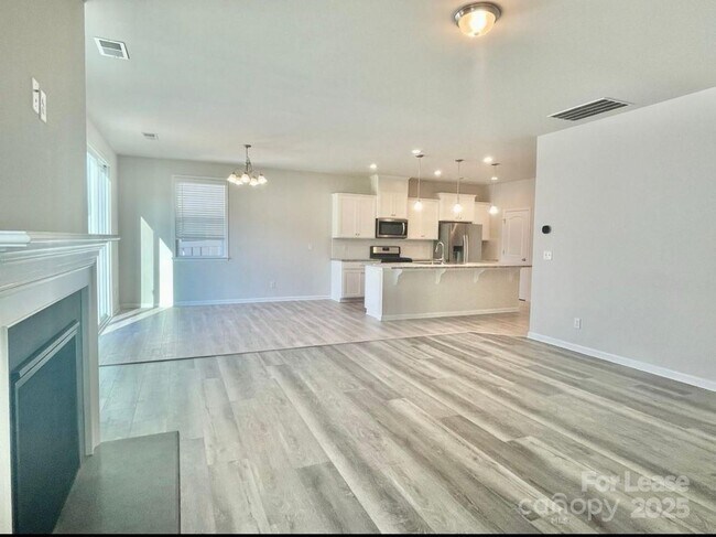 Building Photo - 15034 Cordelia Dr