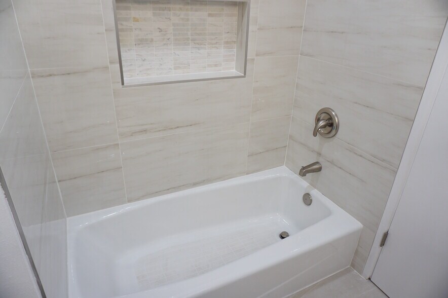 Building Photo - 3948 Pennsylvania Ave