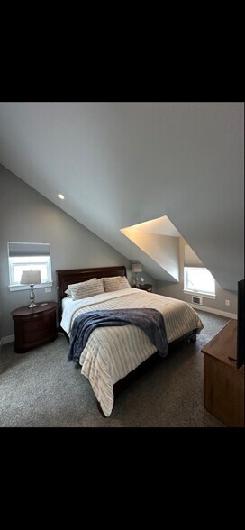 Building Photo - 4327 1/2 Wolff St