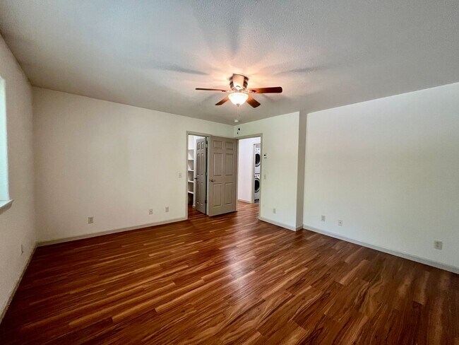 Building Photo - 757 Joy Dr