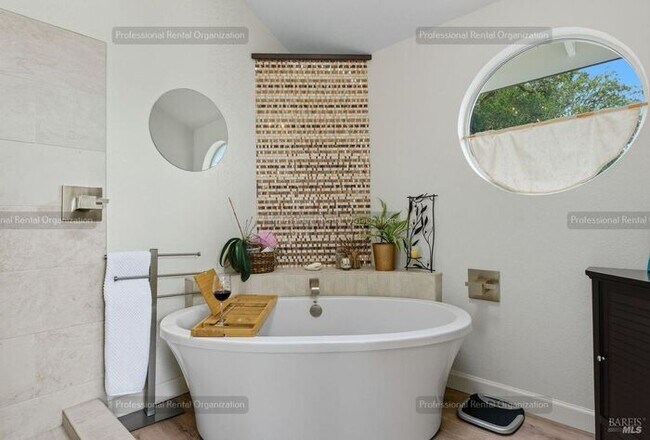 Building Photo - One of a kind home just steps away from Annadel State park