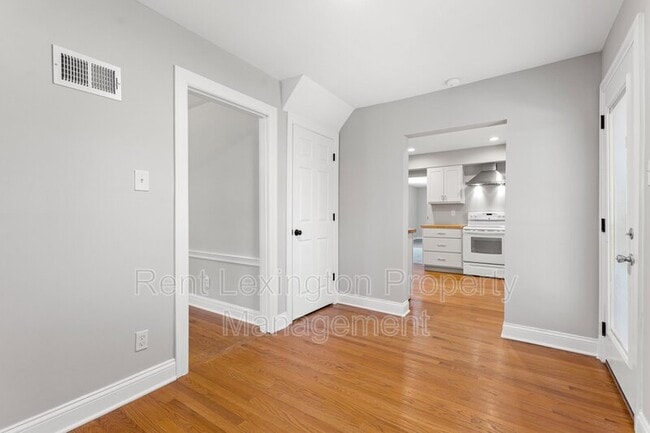Building Photo - 147 Westgate Dr