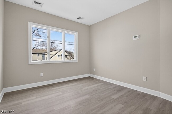 Building Photo - 378 Grand St