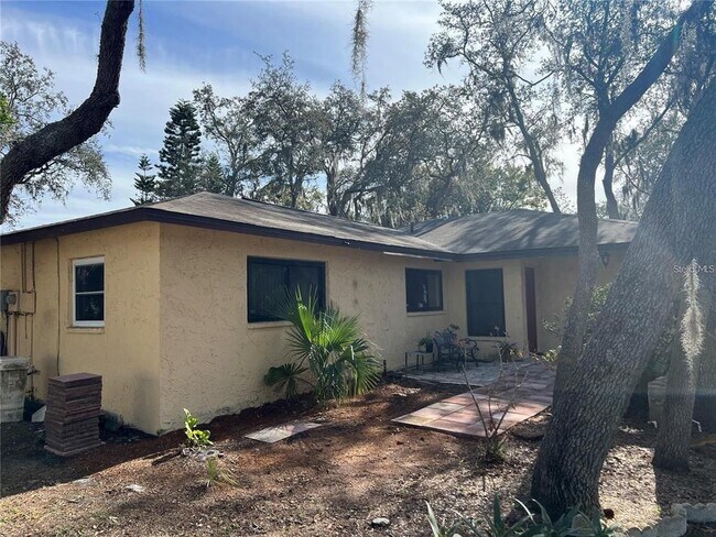 Building Photo - 8748 Forest Lake Dr