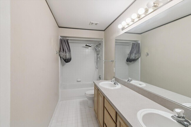 Building Photo - 45443 Glengarry Blvd