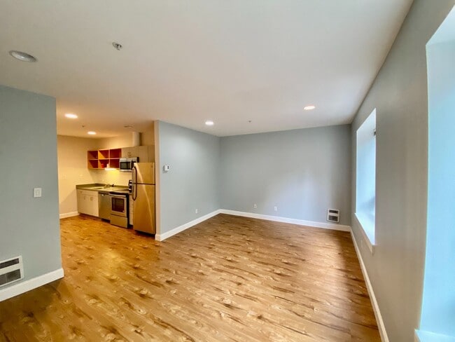 Building Photo - Belltown Condo...........