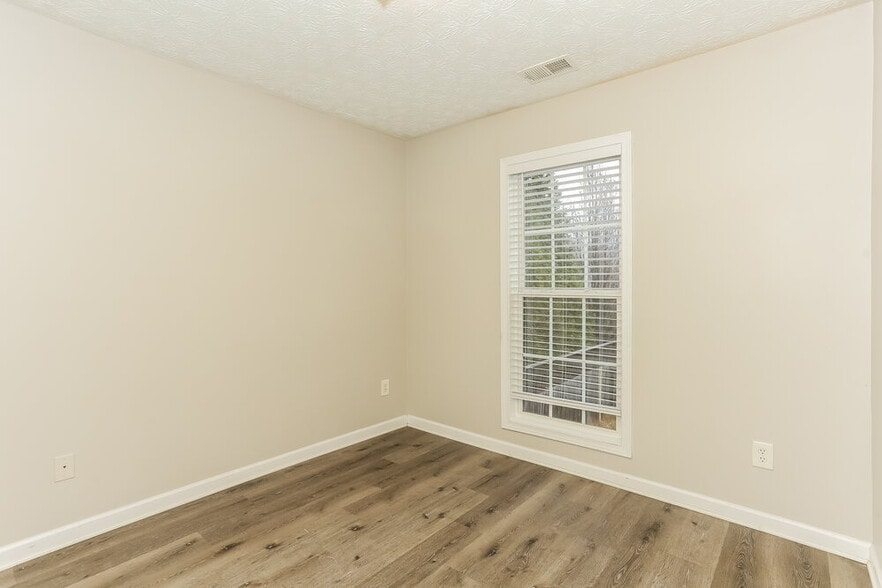 Building Photo - 3830 Riverside Pkwy