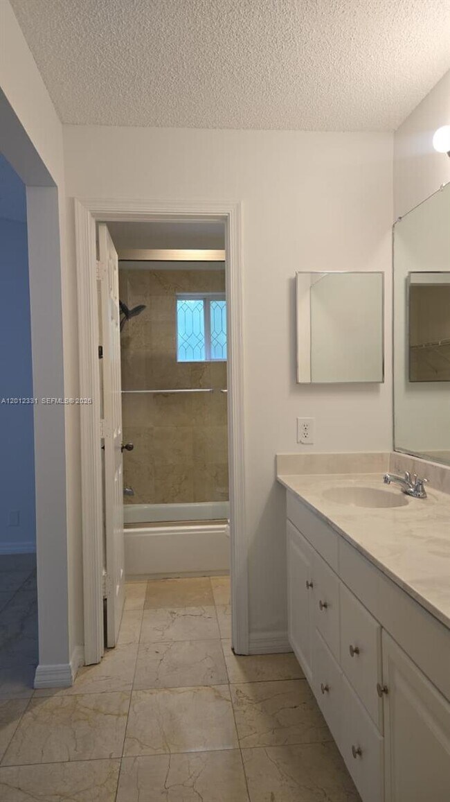Building Photo - 1527 Palermo Dr