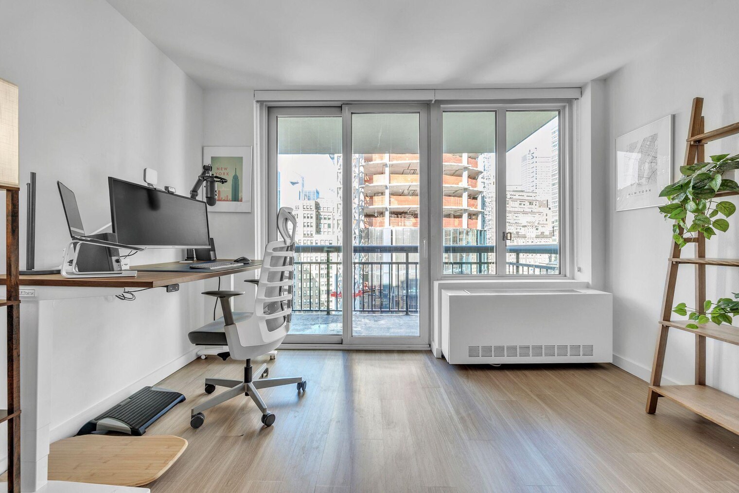Building Photo - 68 W 37th St