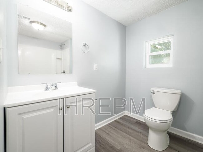Building Photo - 235 Southard Dr