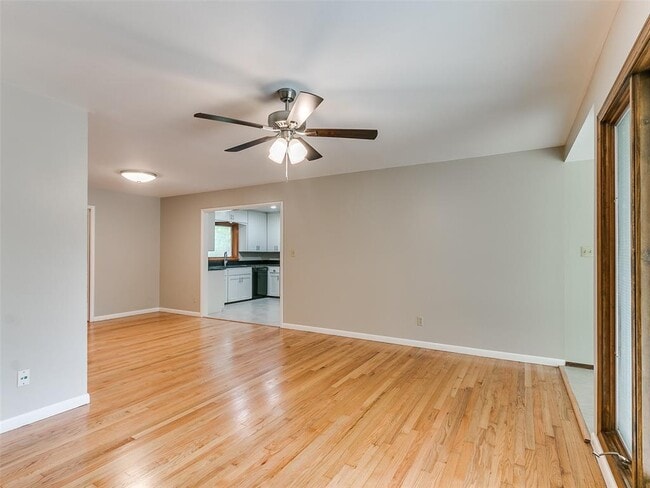 Building Photo - 1214 Cruce St