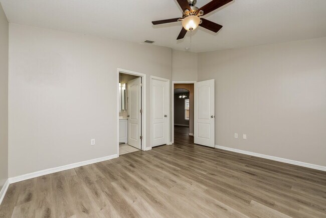 Building Photo - 447 Maple Pointe Dr