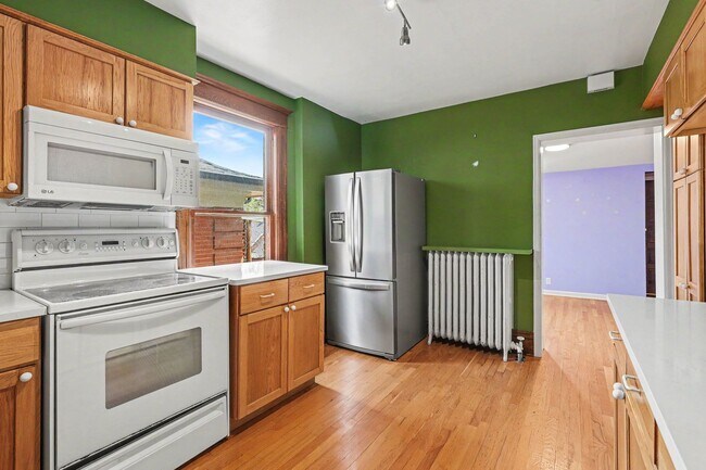 Building Photo - 1270 Emerson St