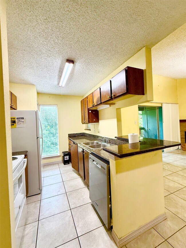 Building Photo - 8360 Jorine Dr