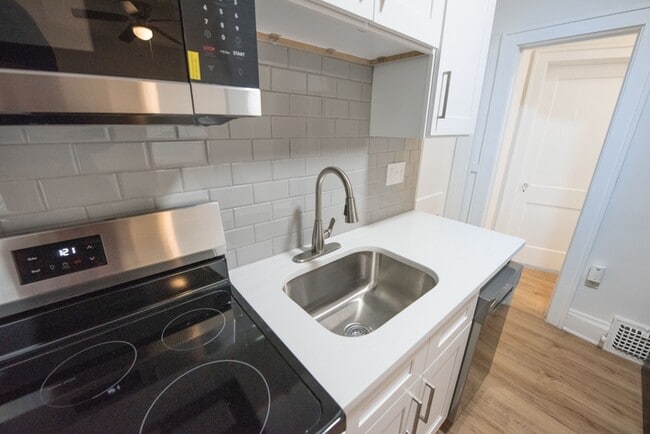 Building Photo - 1310 Webb Rd