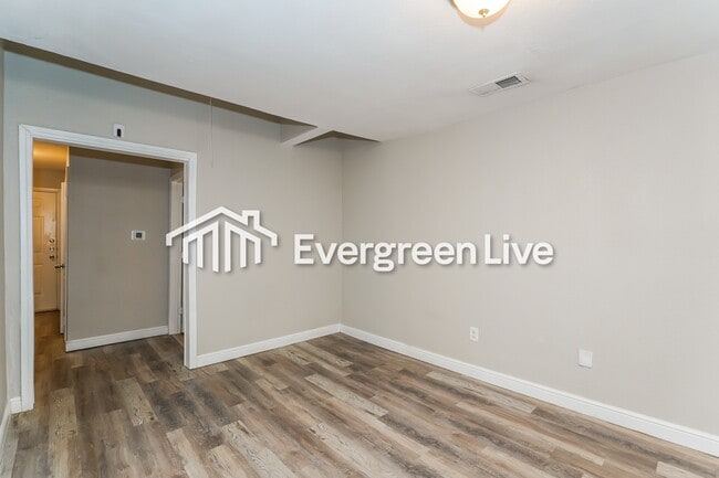 Building Photo - 2805 Walker St