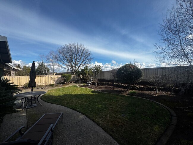 Building Photo - LINCOLN SUN CITY 55+ DEL WEBB COMMUNITY!