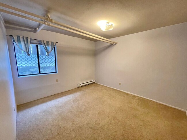 Building Photo - 2111 Nob Hill Ave N