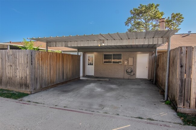 Building Photo - 15259 Buckle Ln
