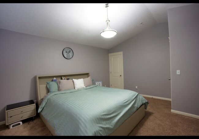 Building Photo - 1448 NE 176th Ave