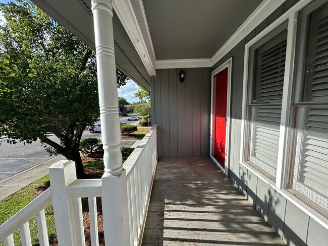 Building Photo - Charming 2BR Condo – Move-In Ready!