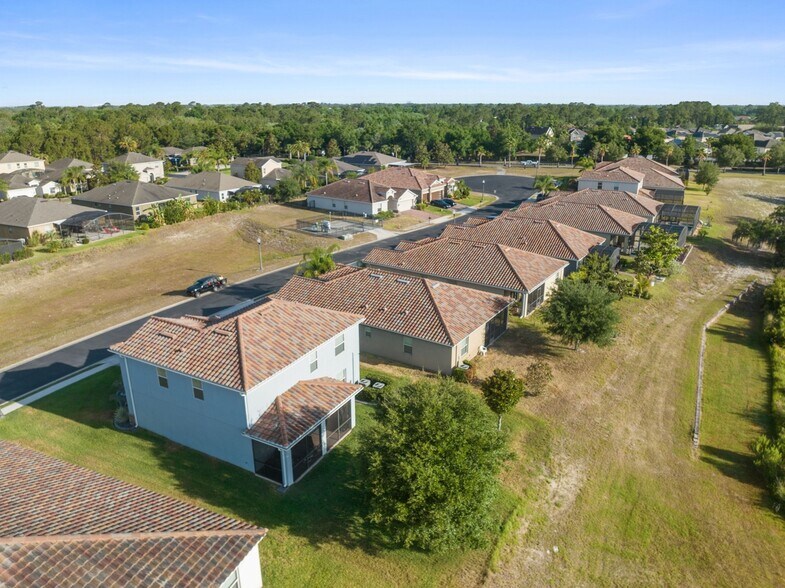 Building Photo - 2157 Lake Side Ave