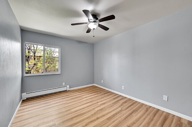 Building Photo - $1,295.00, One Bedroom, one bath, located ...