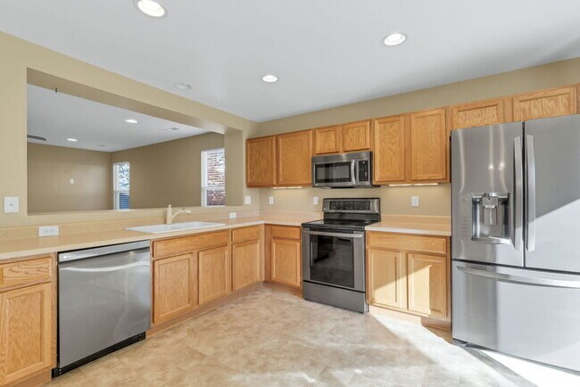 Building Photo - 857 Stagecoach Dr