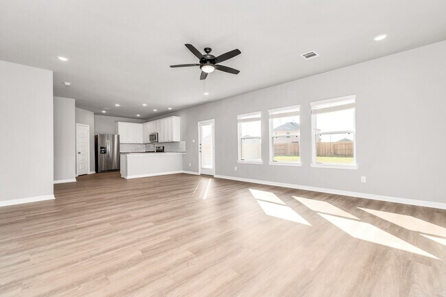 Building Photo - 27022 Bahia Grove Dr