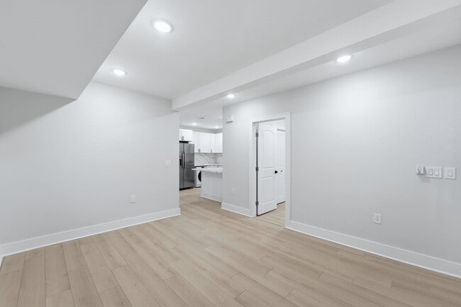 Building Photo - 1205 Hillside Pl