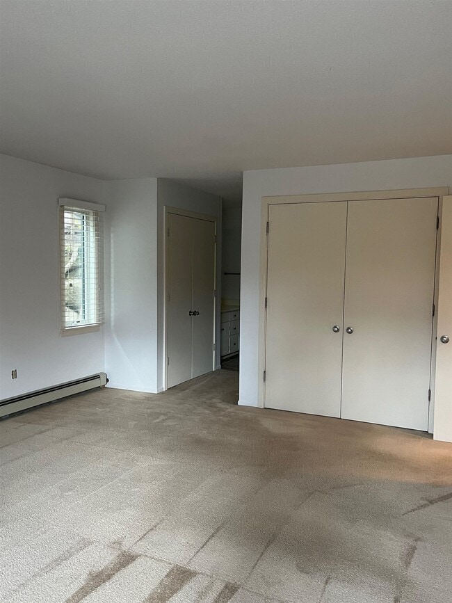 Building Photo - 1 Pine St