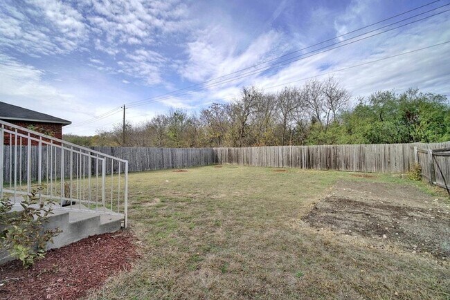 Building Photo - 15004 Sassafras Trail