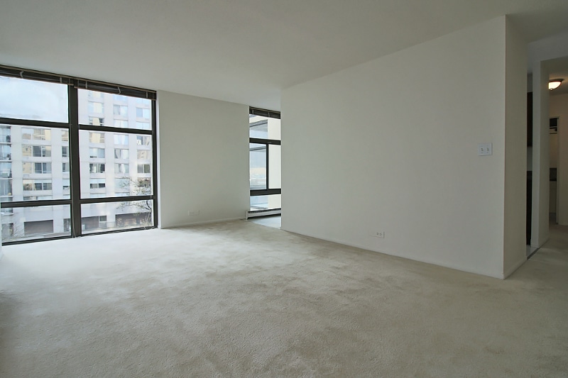 Building Photo - 1202 N Stone St