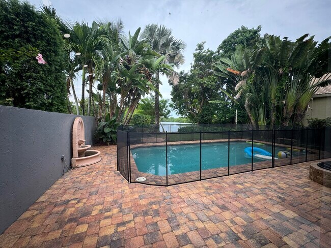 Building Photo - 10366 Buena Ventura Dr