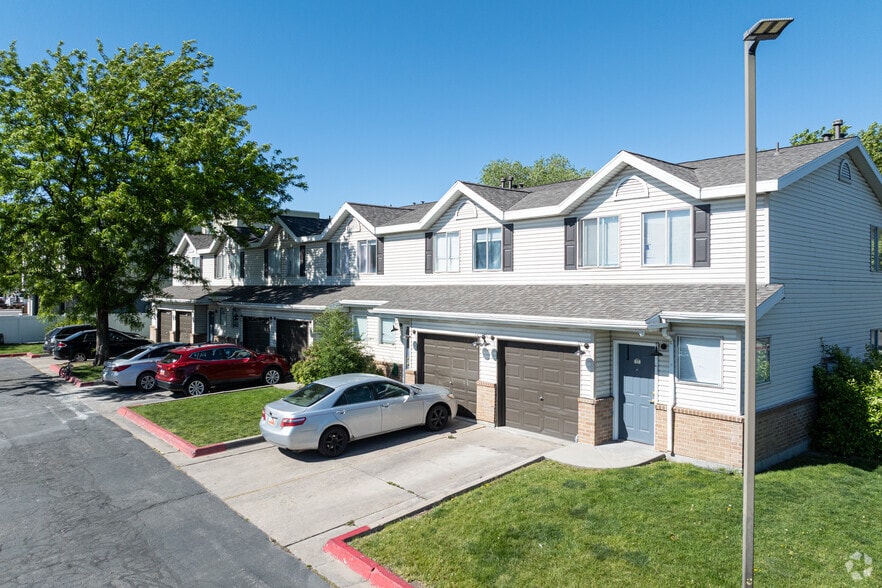 Building Photo - Riverview Townhomes