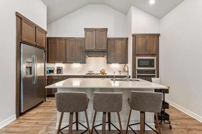 Building Photo - 9743 Birchwood Holw Trl