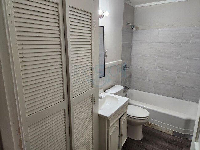 Building Photo - Riverdale Bungalo