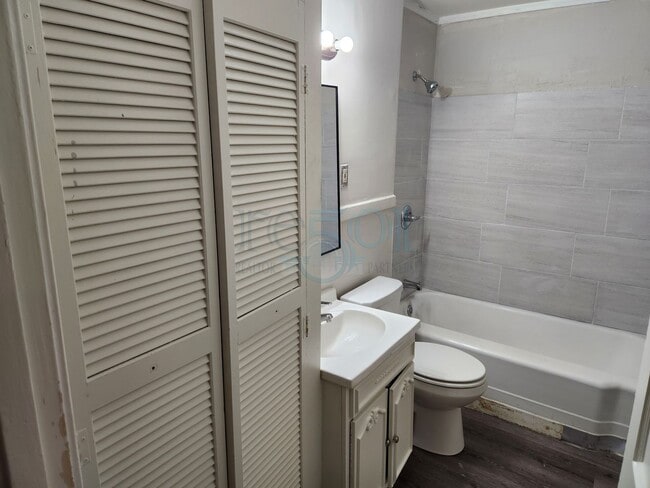 Building Photo - Riverdale Bungalow